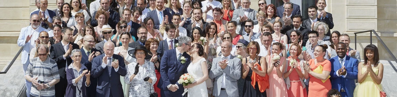 Photographie de groupe de mariage