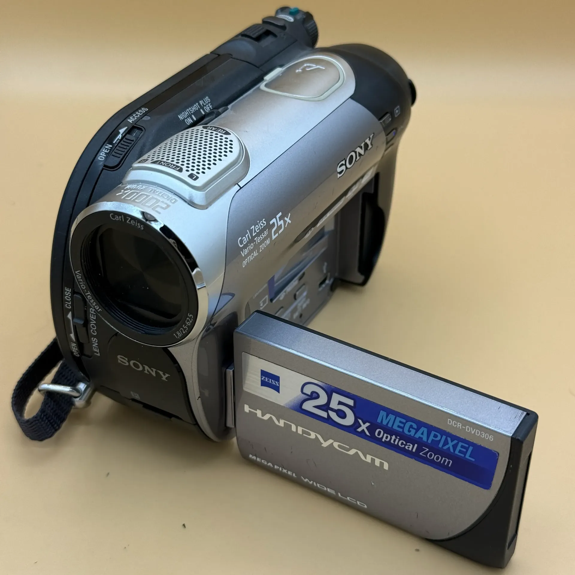 Sony DCR-DVD306E Handycam